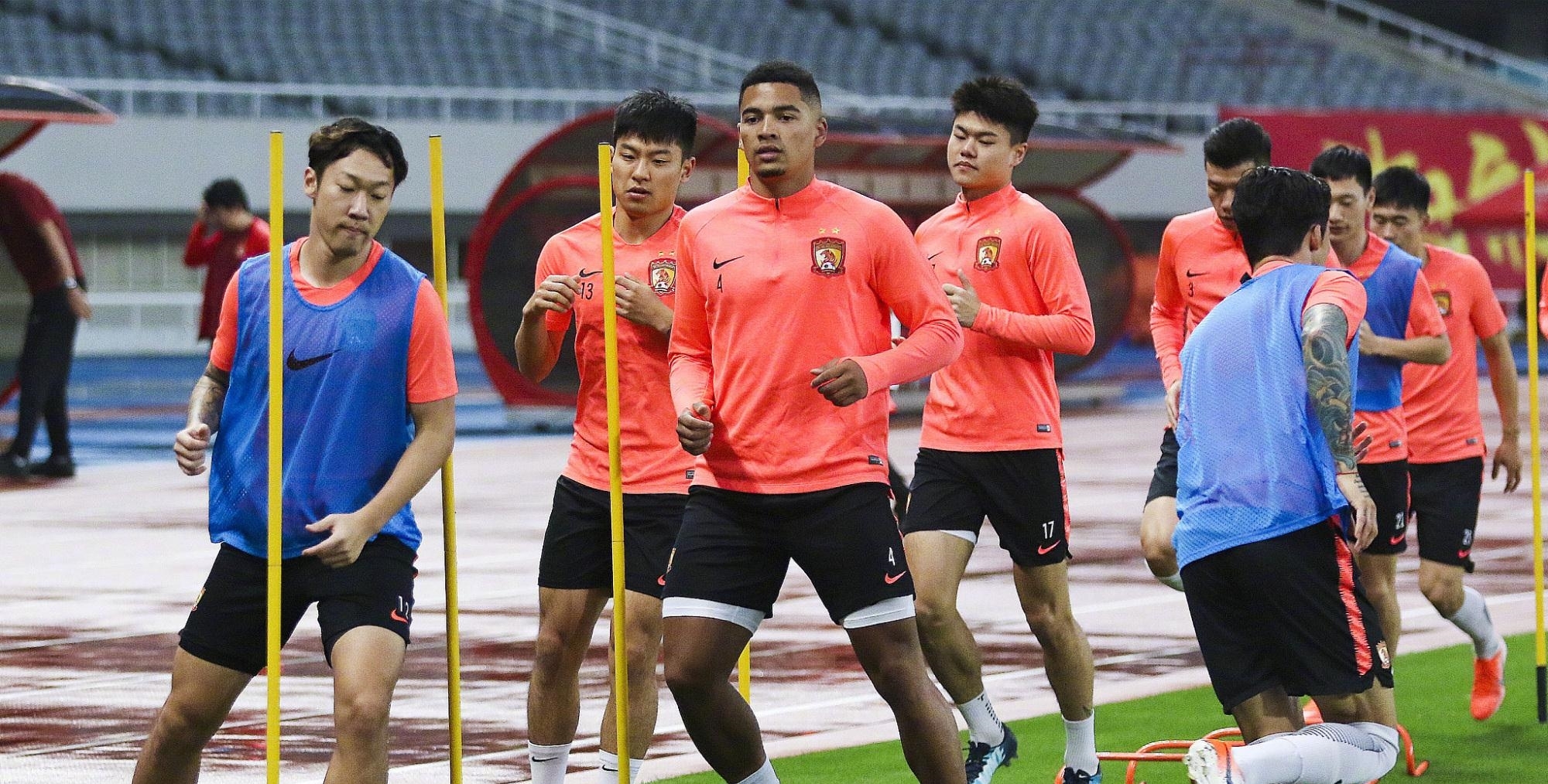 亚冠赛程吃紧；明尼苏达森林狼关键时刻远射贴柱；引发热议；阵容厚度经受考验的简单介绍